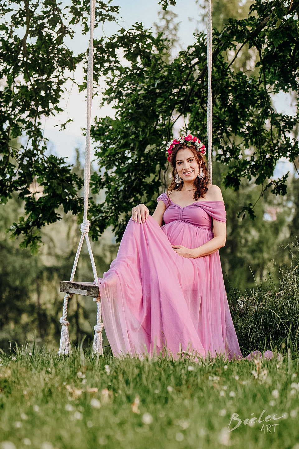 Magia oczekiwania – sesja ciążowa w&nbsp;plenerze: Kraków i&nbsp;okolice