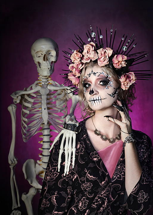 Artystyczny portret Sugar Skull w stylizacji Día de los Muertos
